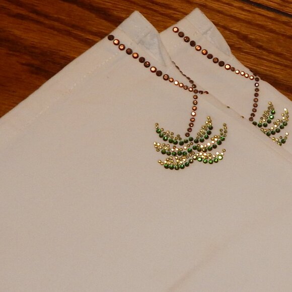 Ladies Quacker Factory White Embellished Crop - Capri Pants ~ Size Small - Picture 3 of 7